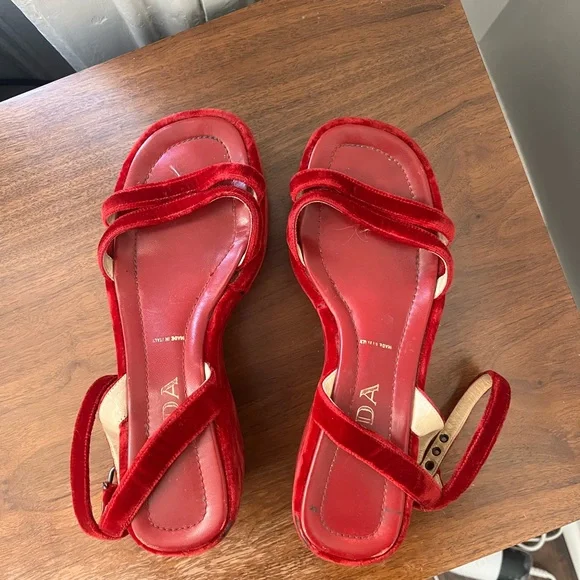 Prada SS 1997 Red Velvet Platforms - Picture 4 of 8
